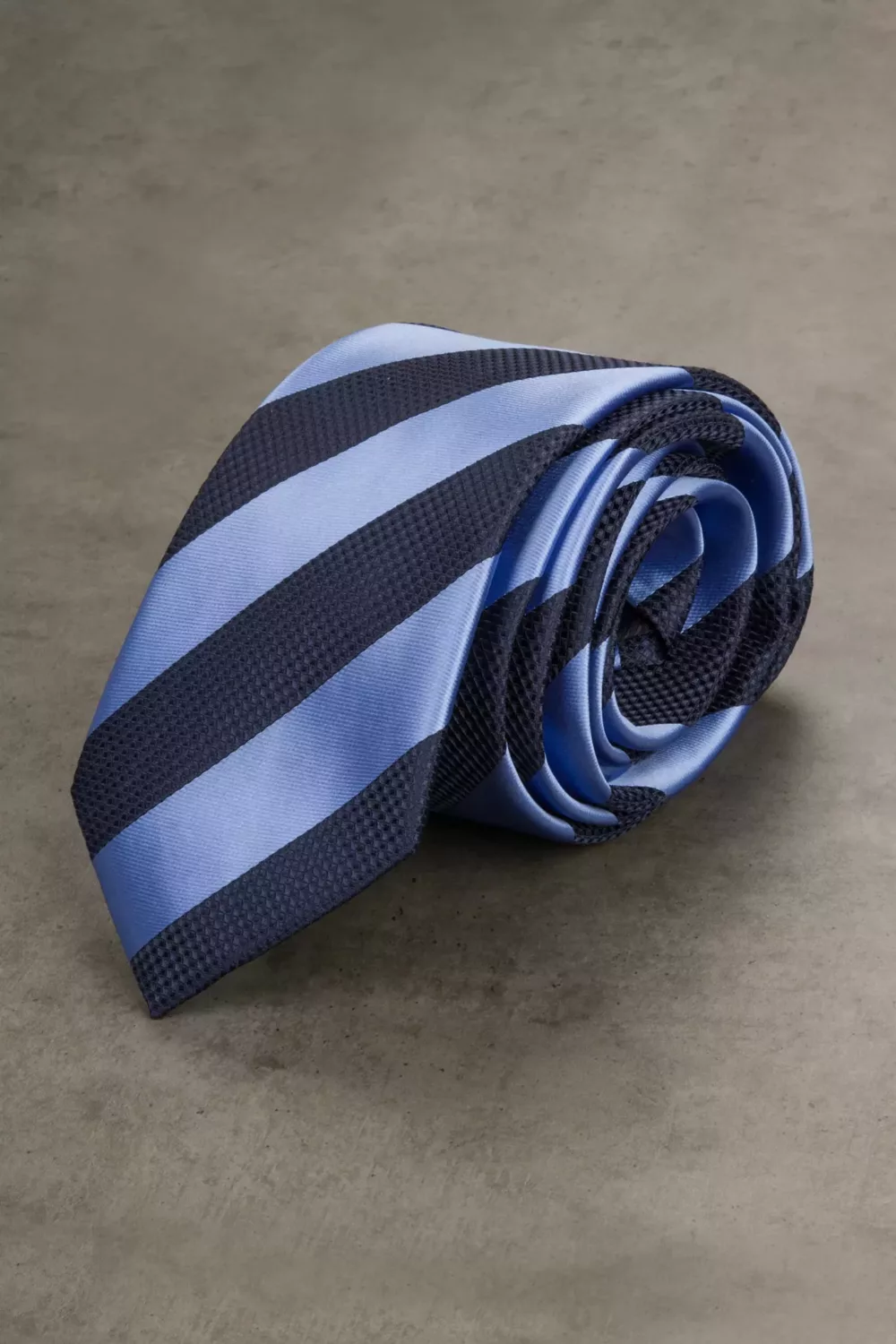 Мужские костюмы: что будет в трендах сезона 2025