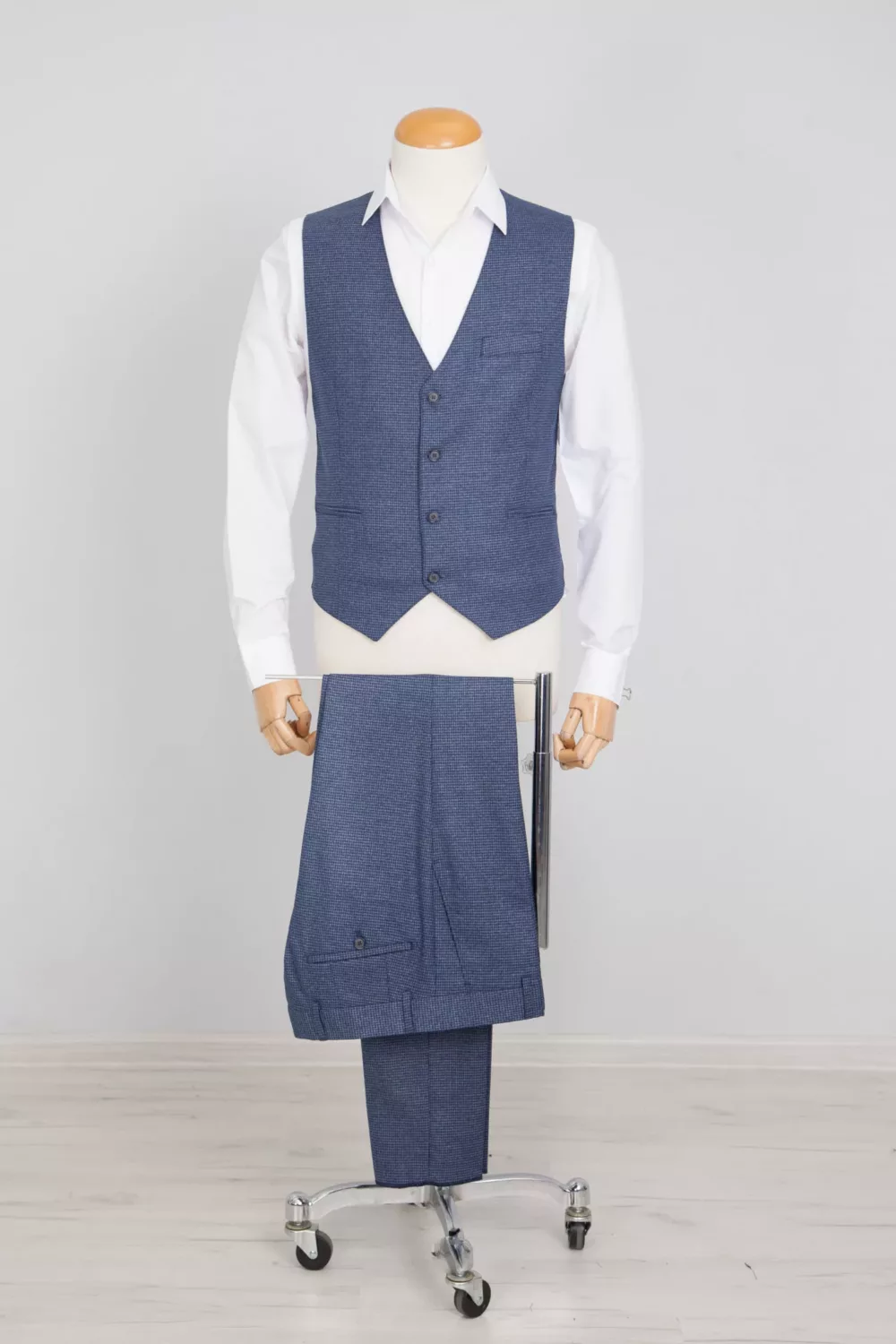 Светло-серая пара жилет и брюки Каталог