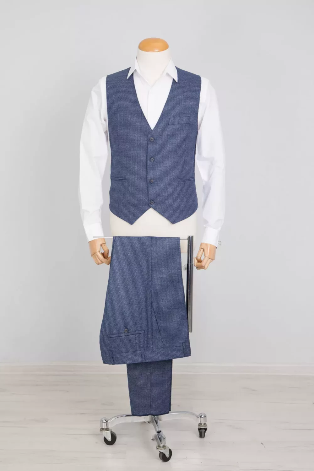 Светло-серая пара жилет и брюки Каталог