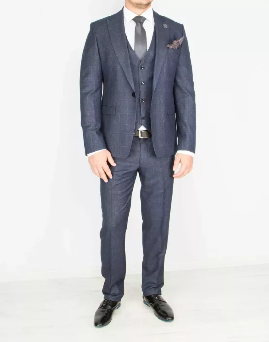 Костюм-тройка темно-серого цвета в неявную клетку Каталог