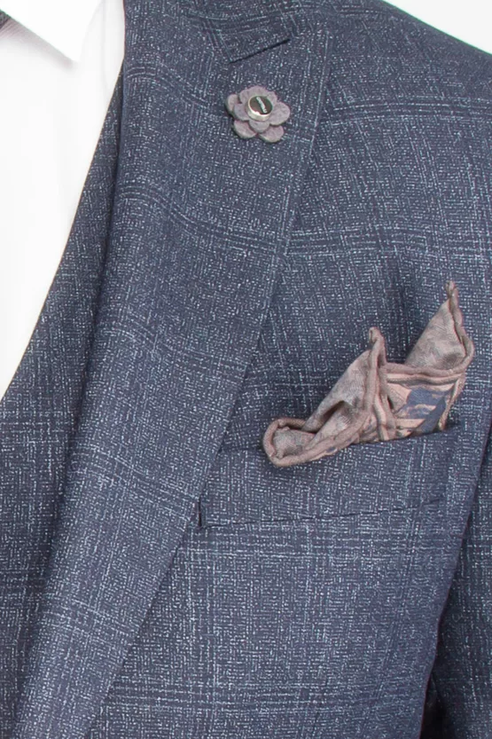 Костюм-тройка темно-серого цвета в неявную клетку Каталог