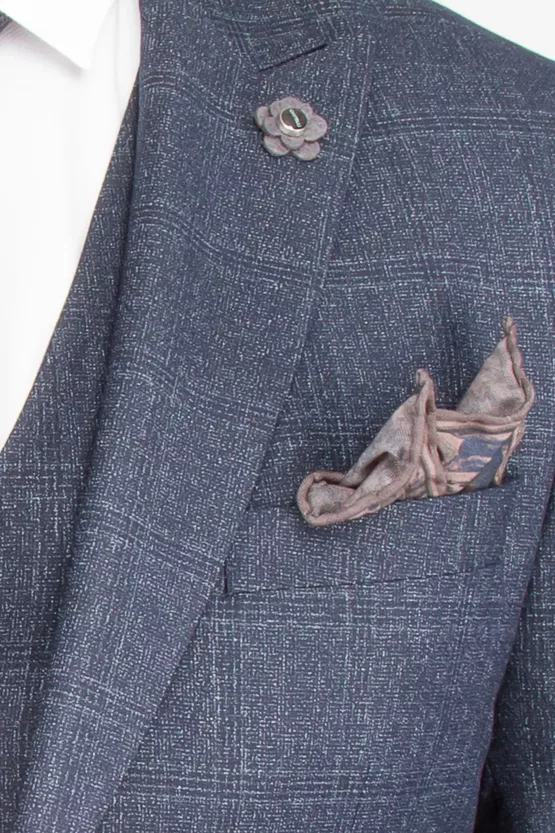 Костюм-тройка темно-серого цвета в неявную клетку Каталог