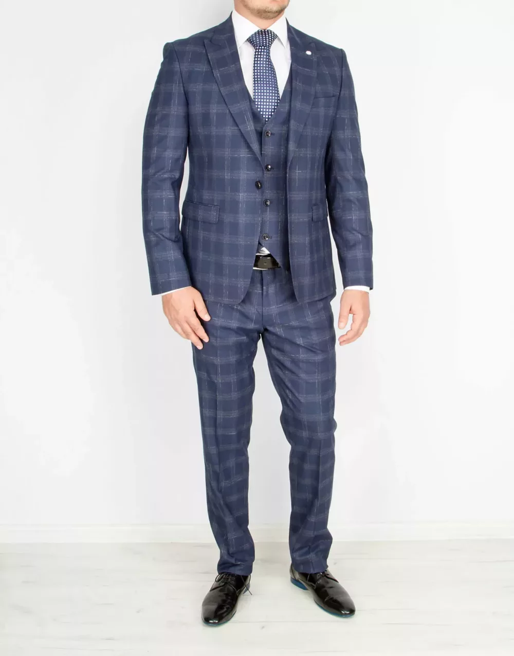 Костюм-тройка синего цвета в невыраженную серую клетку Каталог