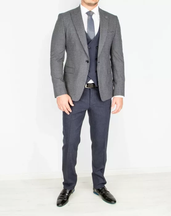 Костюм-тройка, компаньон серого цвета Каталог