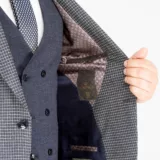 Костюм-тройка, компаньон серого цвета Каталог