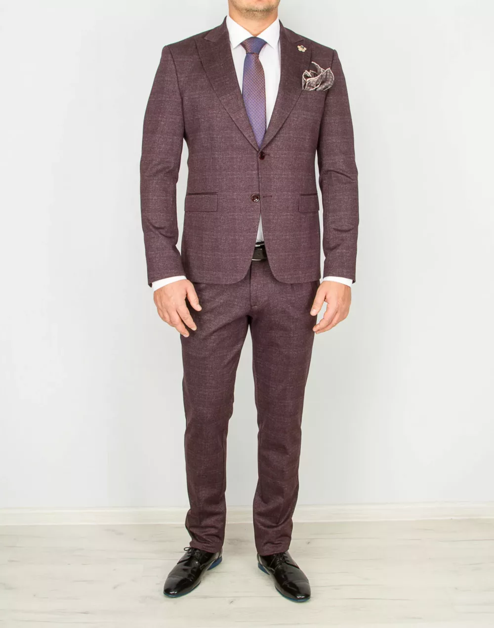 Костюм-двойка бордового цвета в серую скрытую клетку Каталог