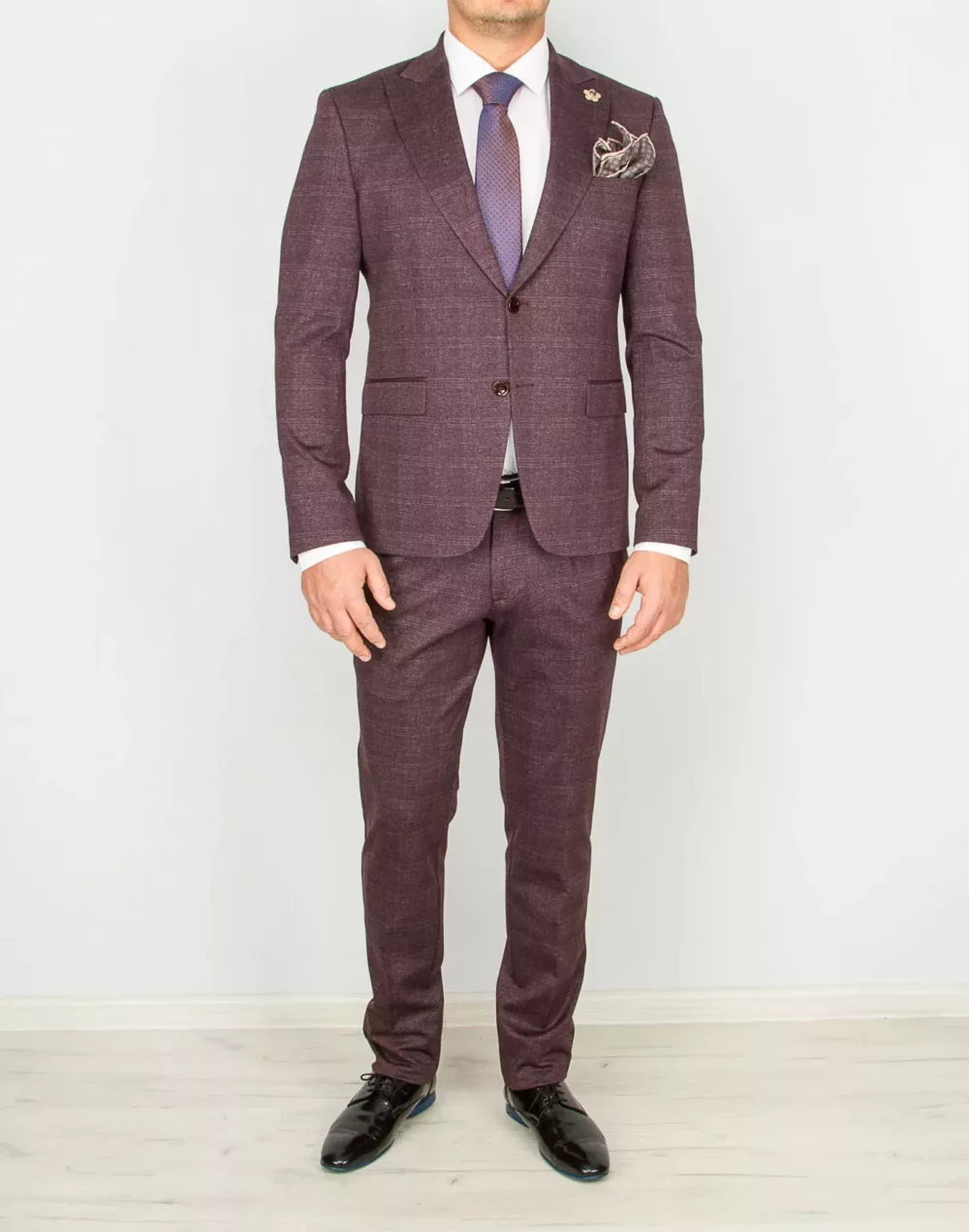 Костюм-двойка бордового цвета в серую скрытую клетку Каталог