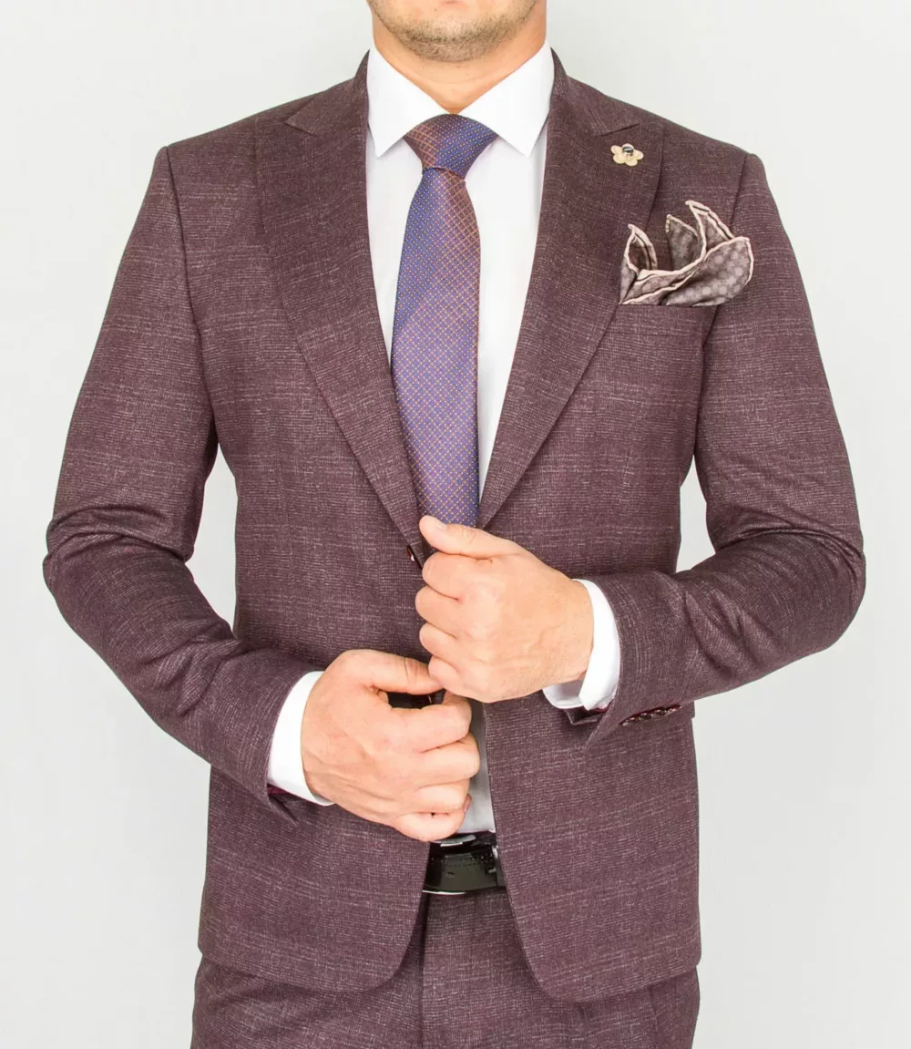 Костюм-двойка бордового цвета в серую скрытую клетку Каталог