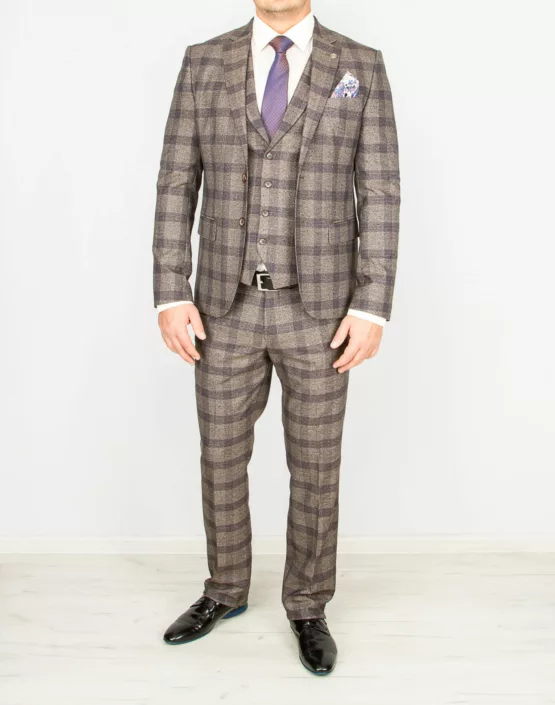 Костюм-тройка песочного цвета в фиолетовую клетку Каталог