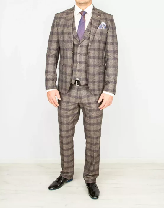Костюм-тройка песочного цвета в фиолетовую клетку Каталог
