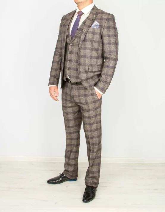 Костюм-тройка песочного цвета в фиолетовую клетку Каталог