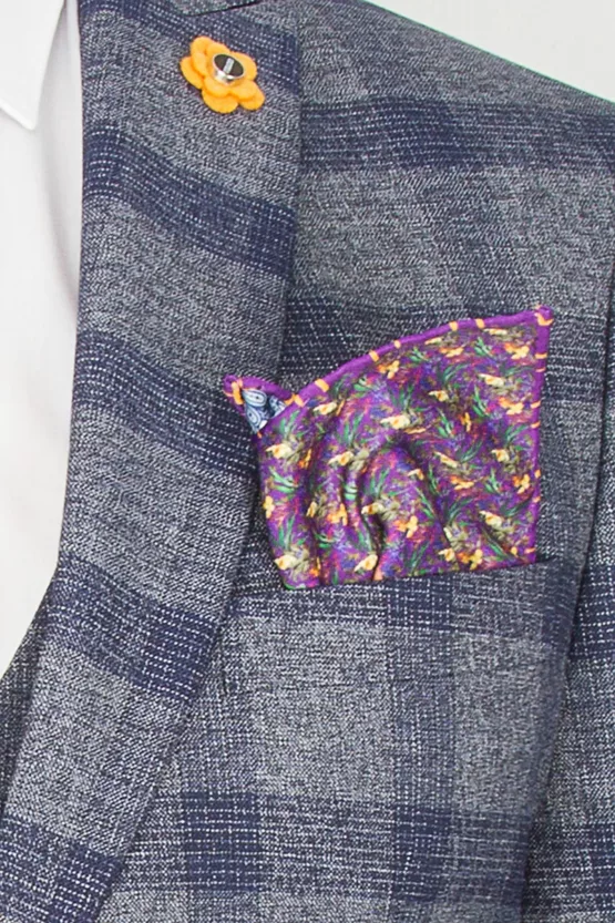 Костюм-тройка серого цвета в синюю крупную клетку Каталог