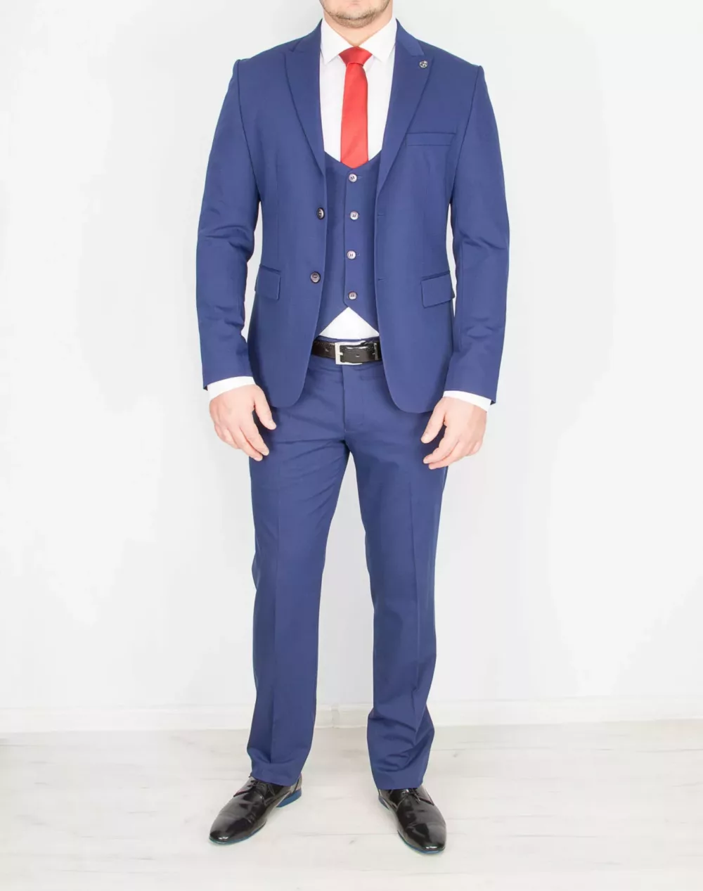 Костюм-тройка, приталенная модель синего цвета Каталог
