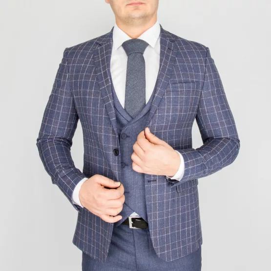 Костюм-тройка серо-голубого цвета в ярко-белую клетку Каталог