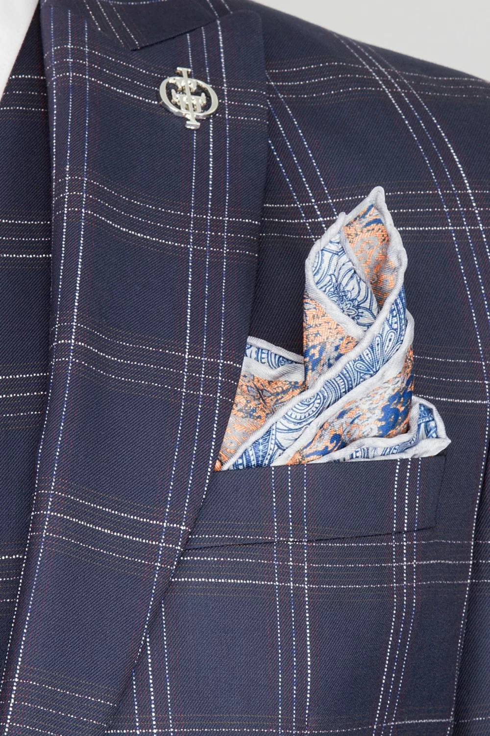 Костюм-тройка синего цвета в светлую клетку Каталог