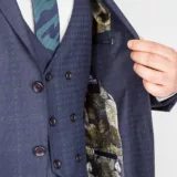 Костюм синего цвета в неяркую изумрудную клетку Каталог