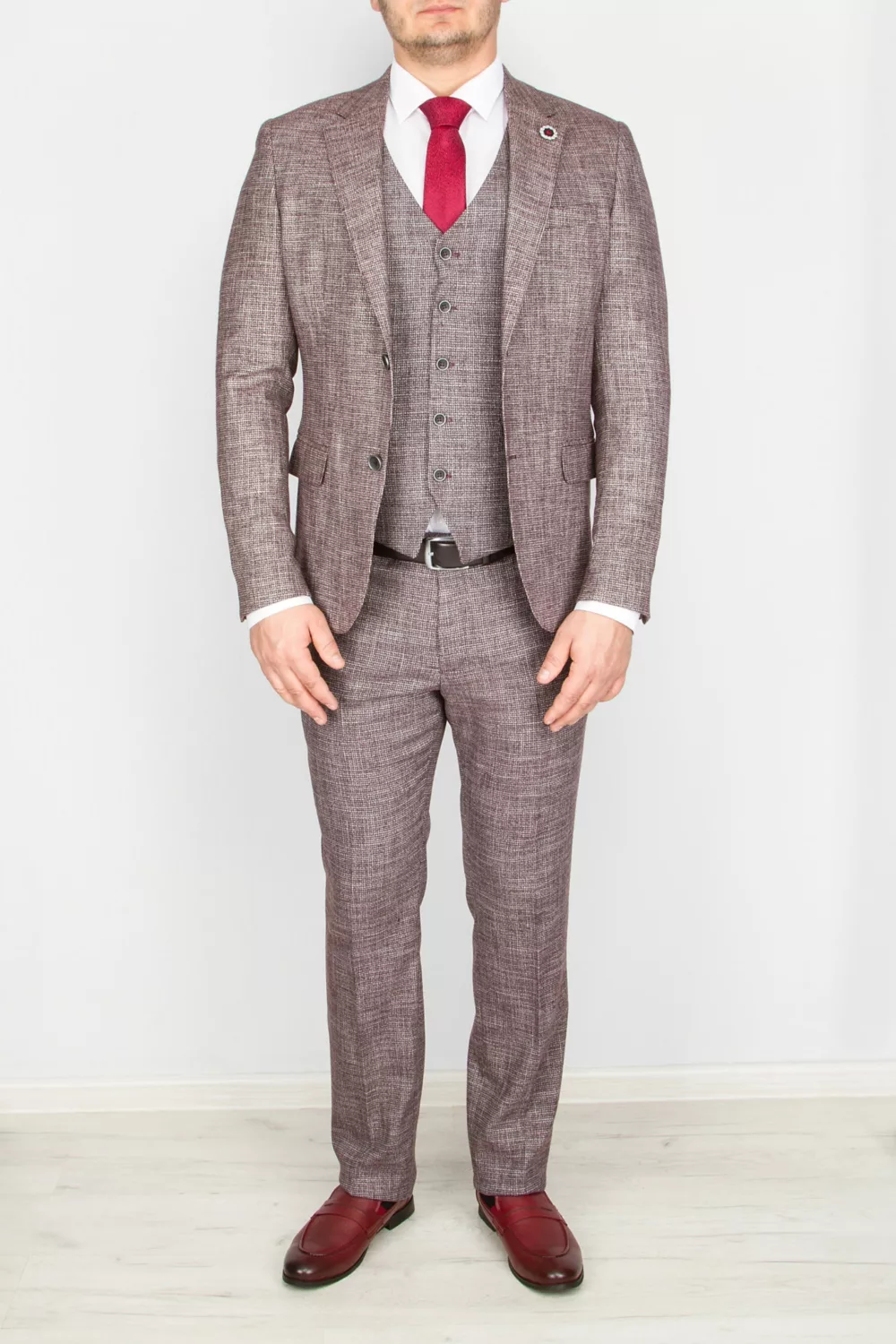 126 Костюм-тройка бордового цвета Каталог