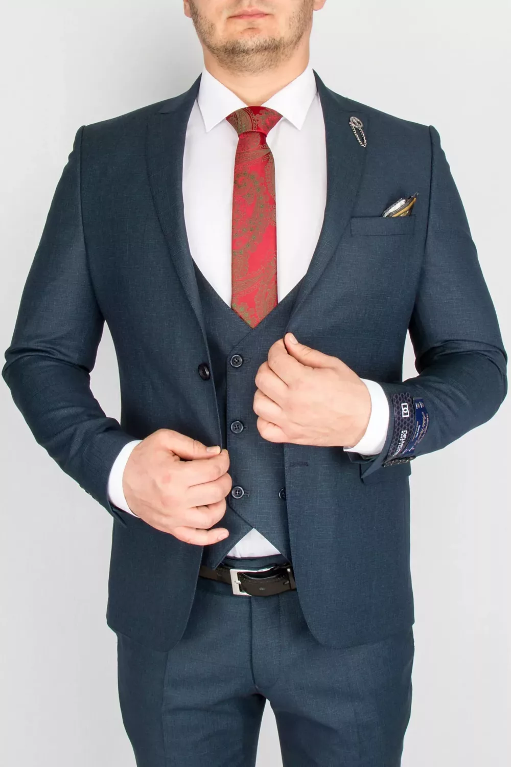 Костюм-тройка изумрудного цвета Каталог