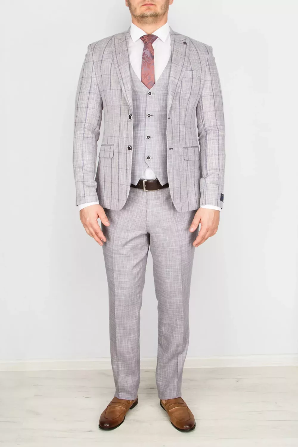 Костюм-тройка серого цвета в бледно-сиреневую клетку Вечерние мужские костюмы