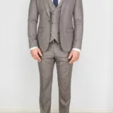 Костюм-тройка песочного цвета в тонкую клетку Брючные мужские костюмы
