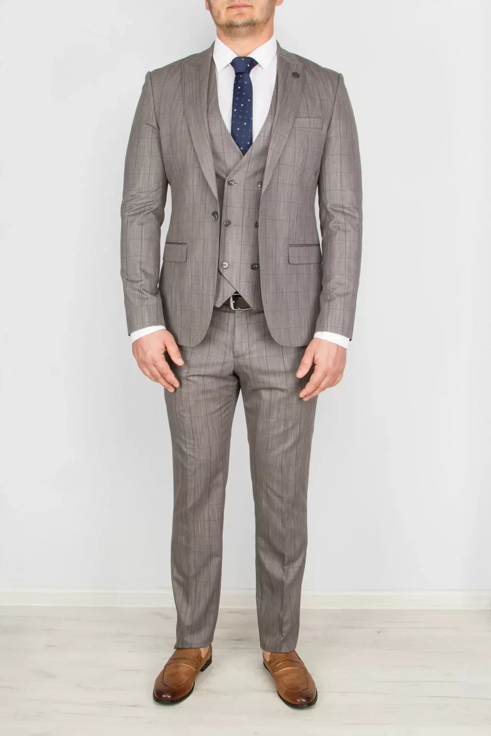 Костюм-тройка песочного цвета в тонкую клетку Брючные мужские костюмы