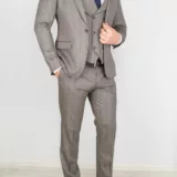 Костюм-тройка песочного цвета в тонкую клетку Брючные мужские костюмы