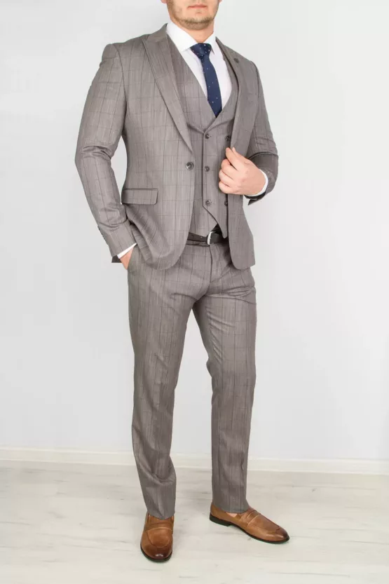 Костюм-тройка песочного цвета в тонкую клетку Брючные мужские костюмы