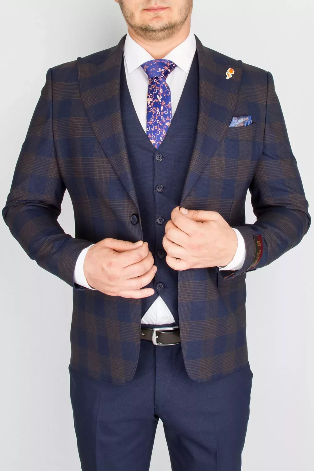 Костюм-тройка синего цвета комбинированная модель Каталог