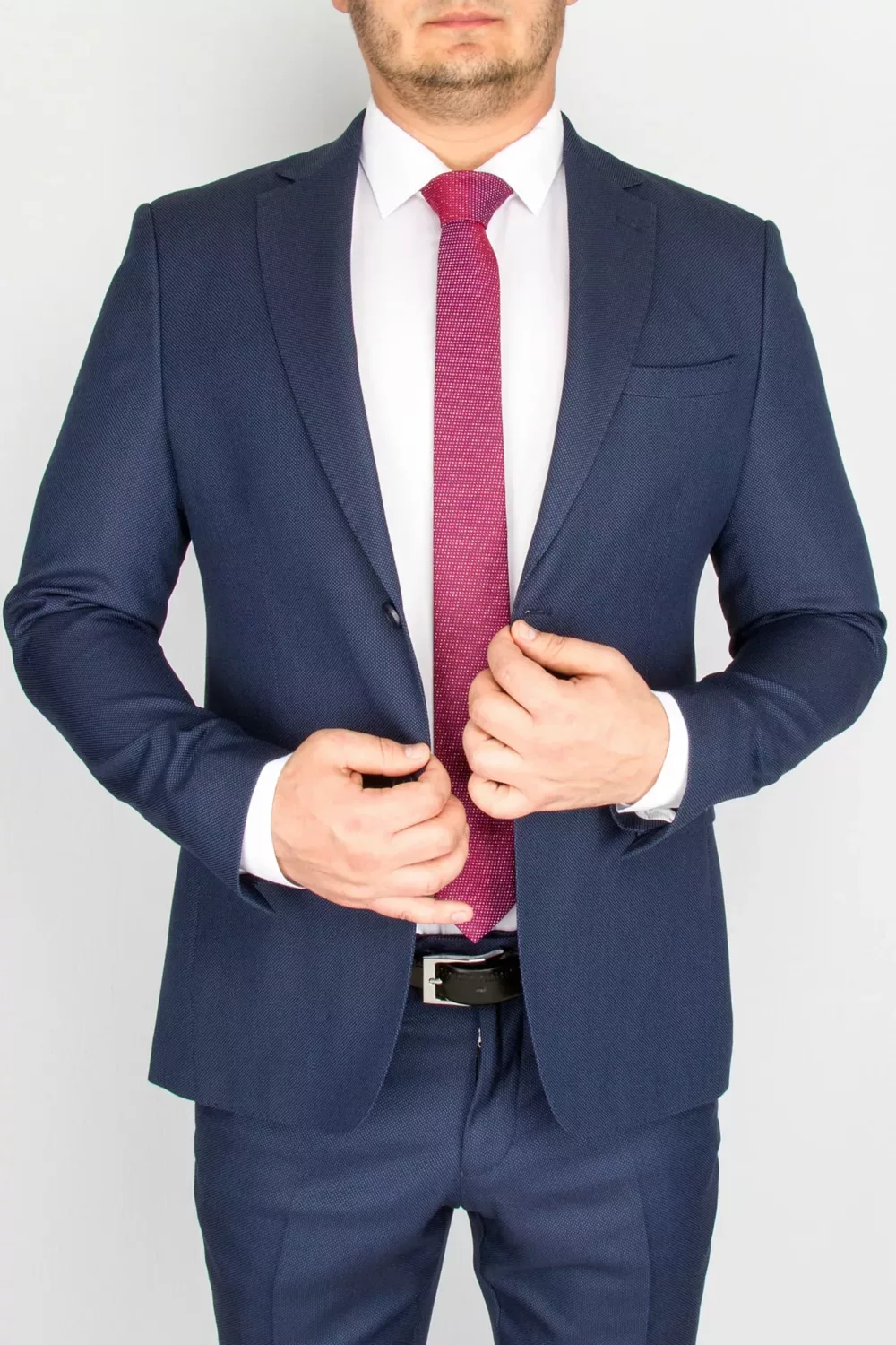 Костюм-двойка синего цвета ткань с перфорацией Каталог