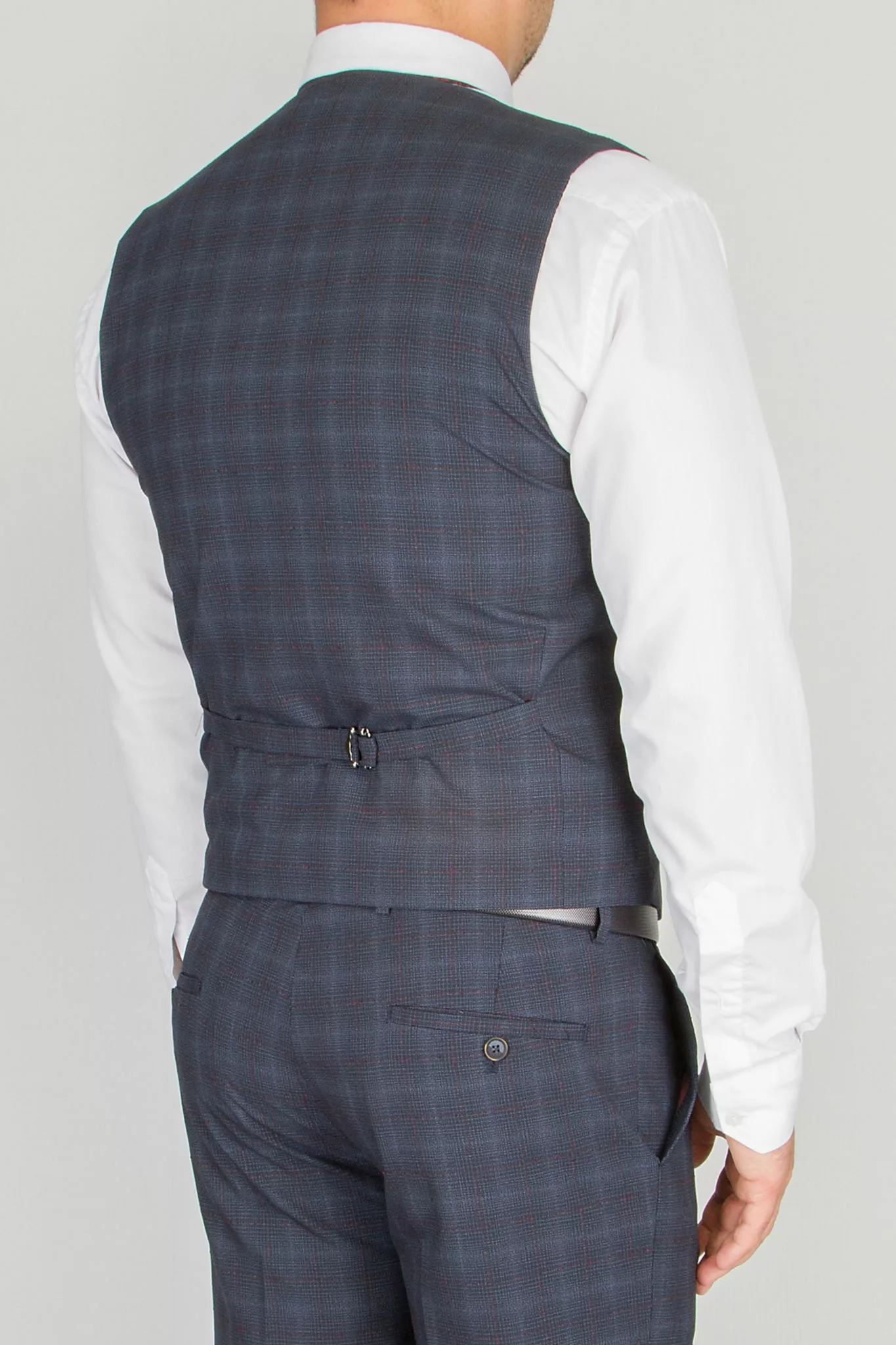 Костюм-тройка темно-синего цвета в бордовую клетку Каталог