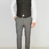 Костюм-тройка серого цвета в клетку с черным жилетом Каталог