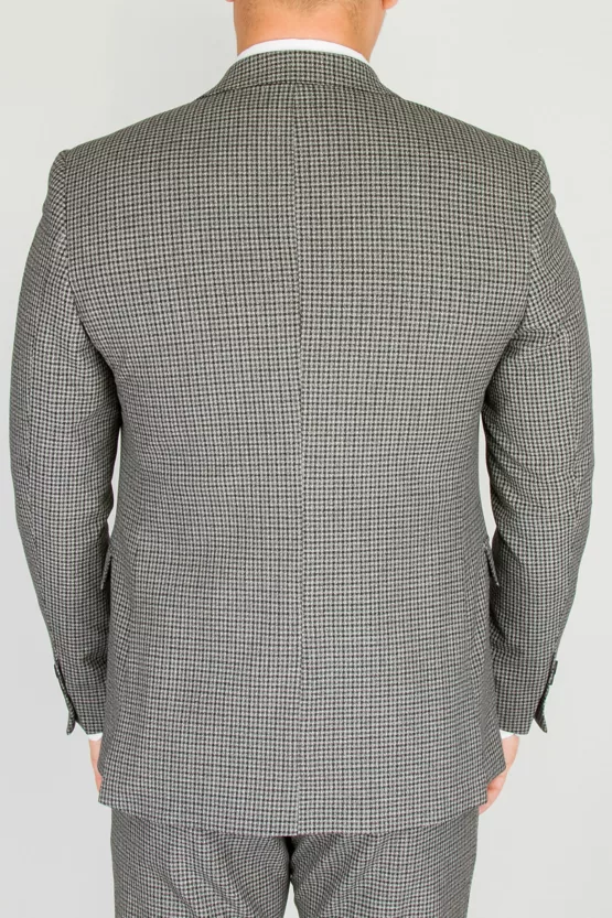 Костюм-тройка серого цвета в клетку с черным жилетом Каталог