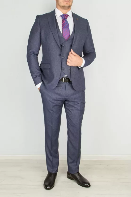 Приталенный костюм-тройка серого цвета Брючные мужские костюмы