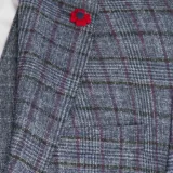 Костюм-тройка светло-серого цвета с клеточным пиджаком Каталог