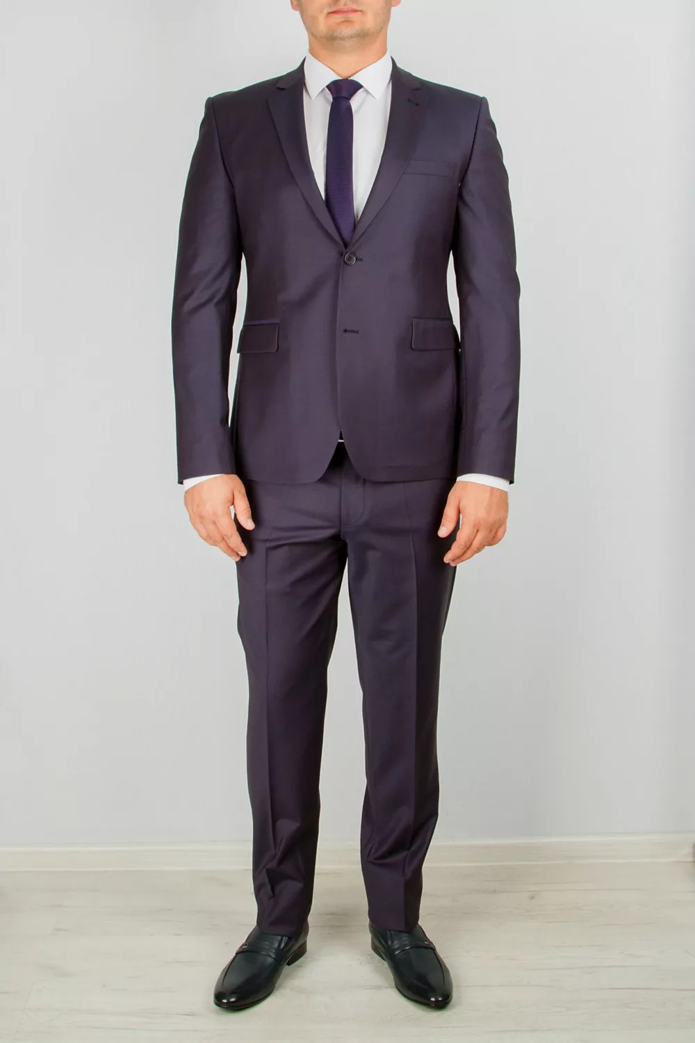 Костюм-двойка темно-фиолетового цвета. Каталог