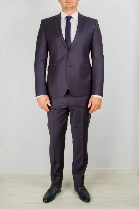 Костюм-двойка темно-фиолетового цвета. Каталог