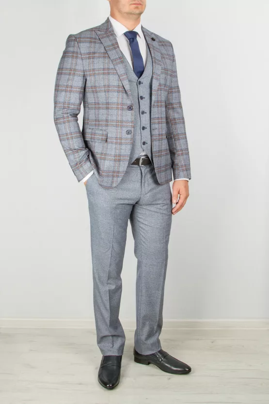 Костюм-тройка серого цвета с комбинированным клеточным пиджаком Каталог