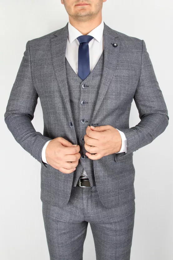 Костюм-тройка в клетку серого цвета Брючные мужские костюмы