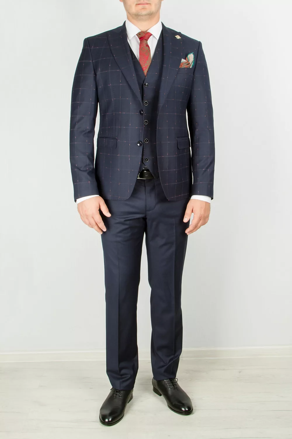 135 Синий костюм-тройка с клеточным пиджаком Каталог