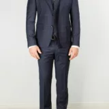 Синий костюм-тройка с клеточным пиджаком Каталог