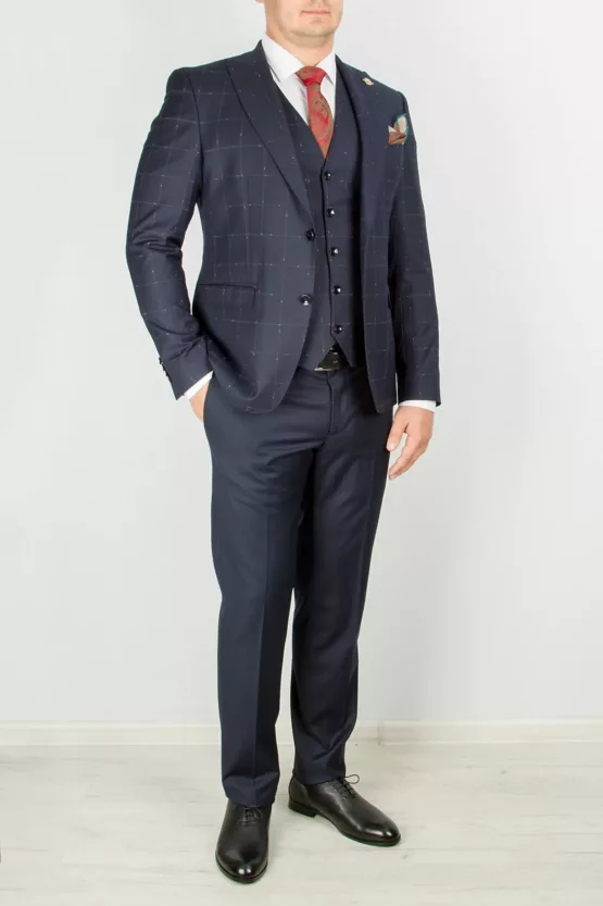 Синий костюм-тройка с клеточным пиджаком Каталог