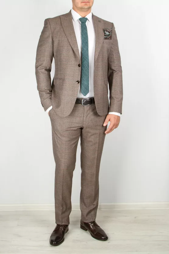 Костюм-тройка песочного цвета с трикотажным жилетом Каталог