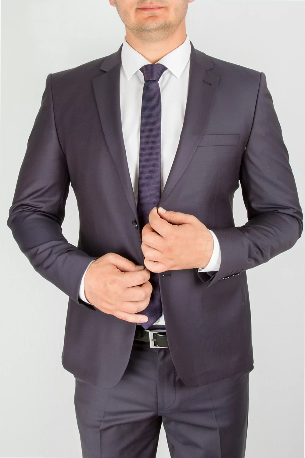 Костюм-двойка темно-фиолетового цвета. Каталог