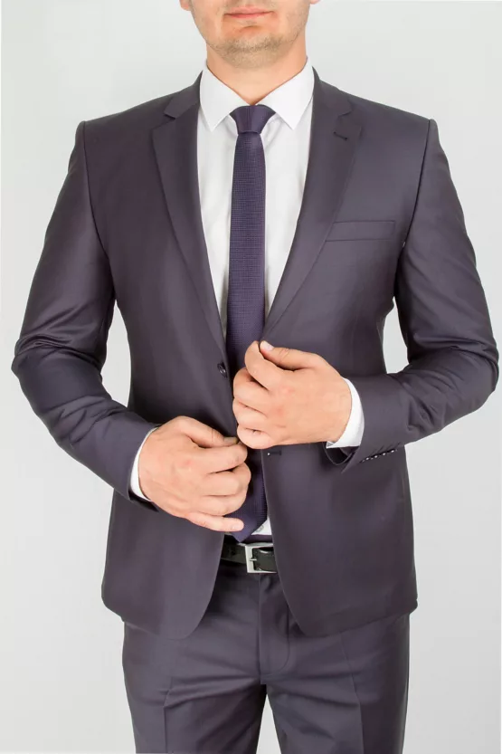 Костюм-двойка темно-фиолетового цвета. Каталог