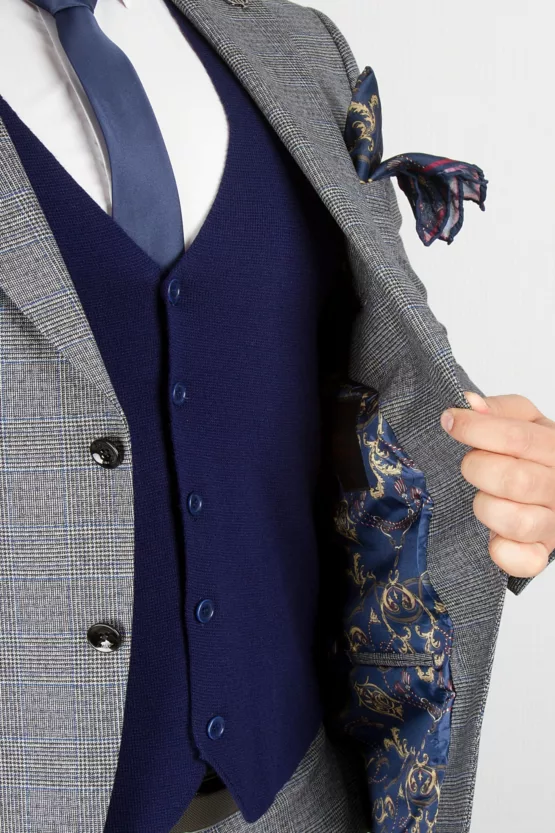 Костюм-тройка серого цвета с трикотажным синим жилетом Каталог