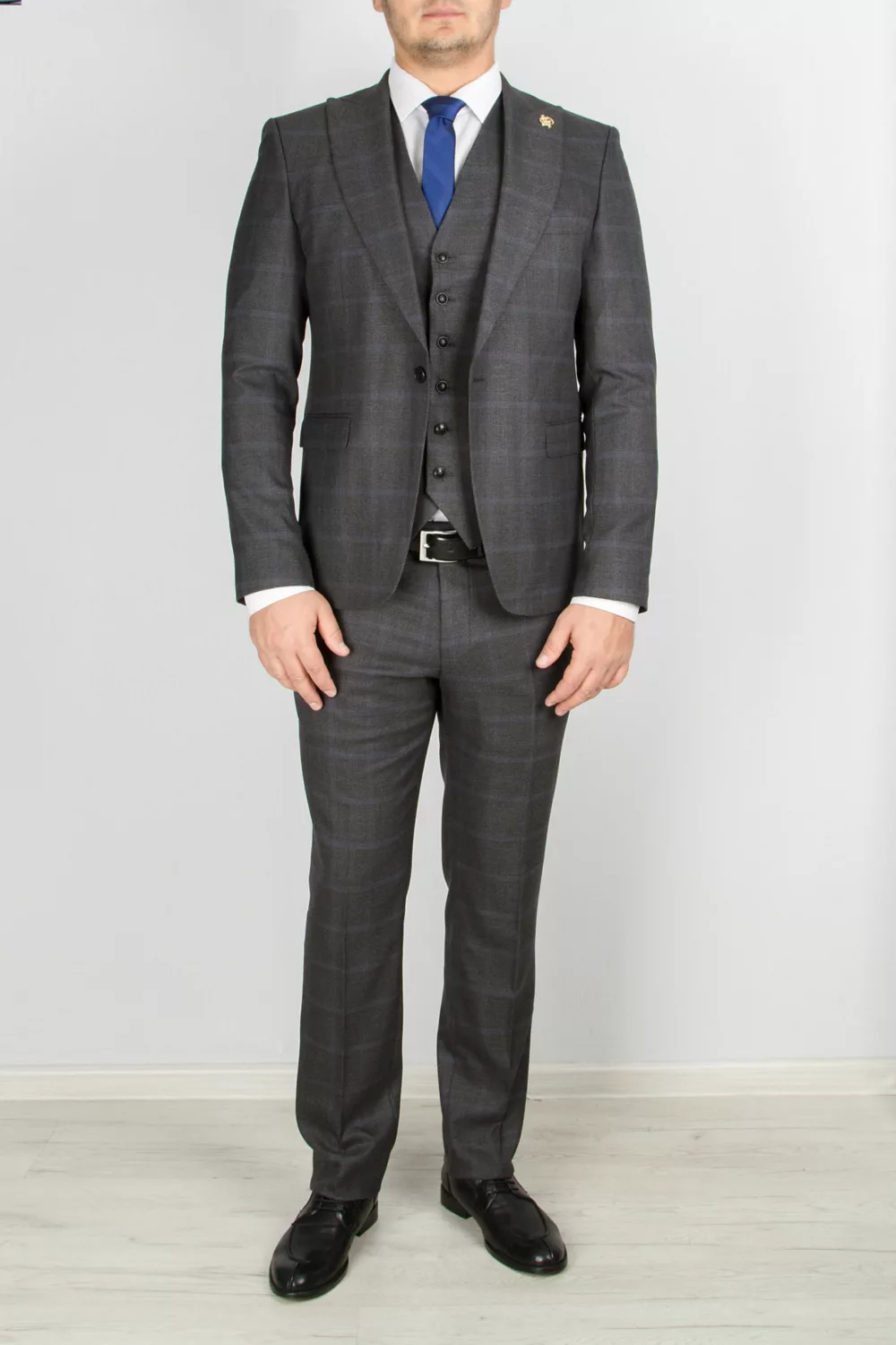 Костюм-тройка серый цвет в клетку Каталог
