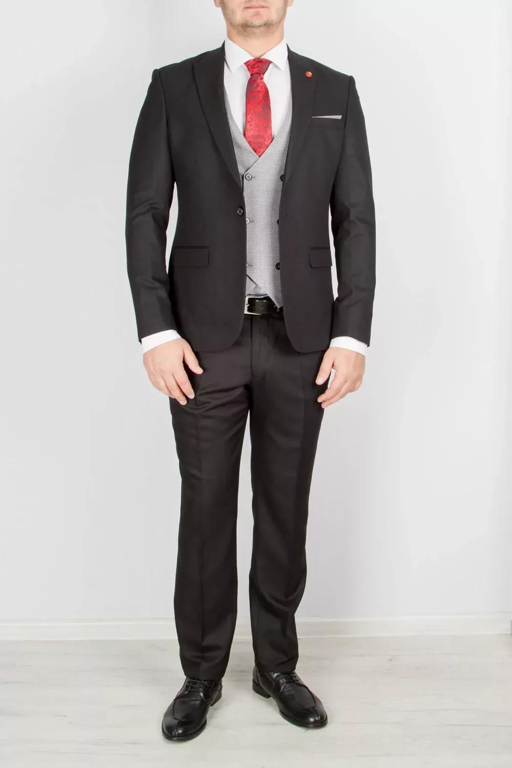 62 Костюм-тройка черного цвета с серым жилетом Каталог