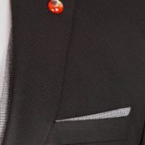 Костюм-тройка черного цвета с серым жилетом Костюм на свадьбу