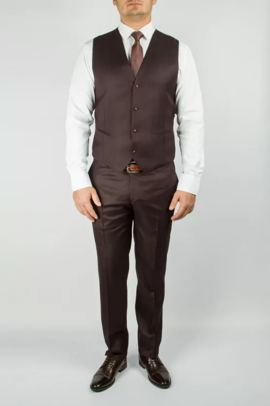 Костюм-тройка с фактурной тканью, бордового цвета Каталог