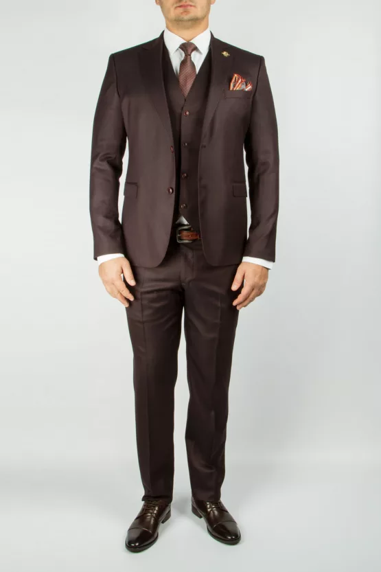 Костюм-тройка с фактурной тканью, бордового цвета Каталог